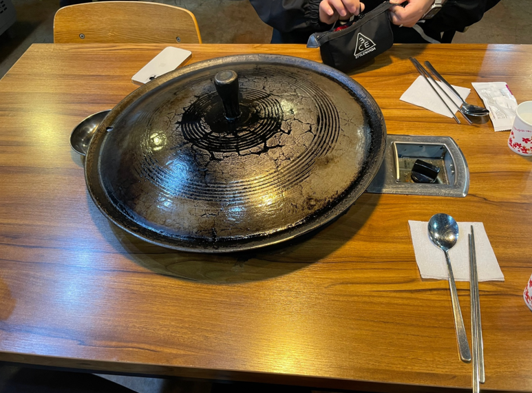 산들마당솥뚜껑삼겹살 이미지