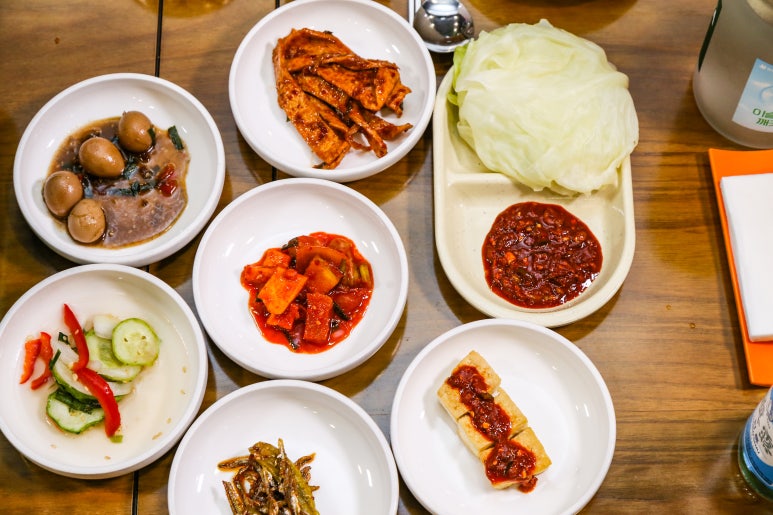 유명식당 이미지