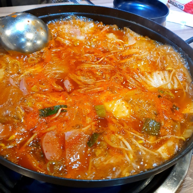 탕가네생고기김치찌개 이미지