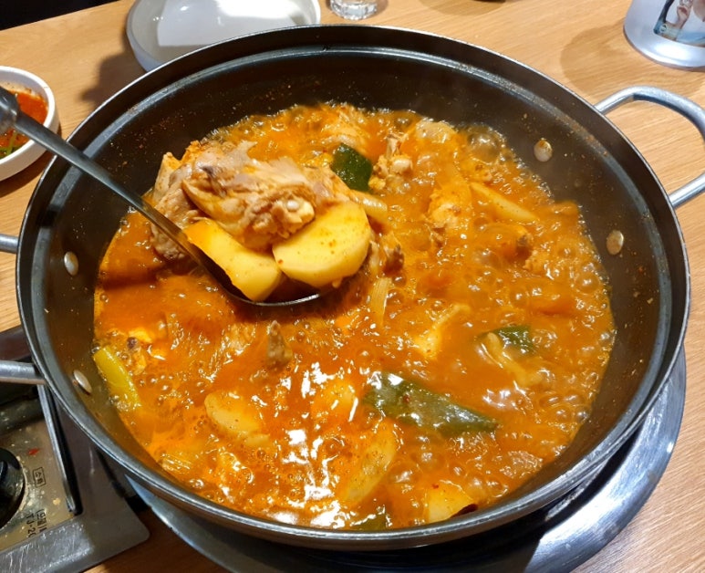인하 닭한마리 이미지