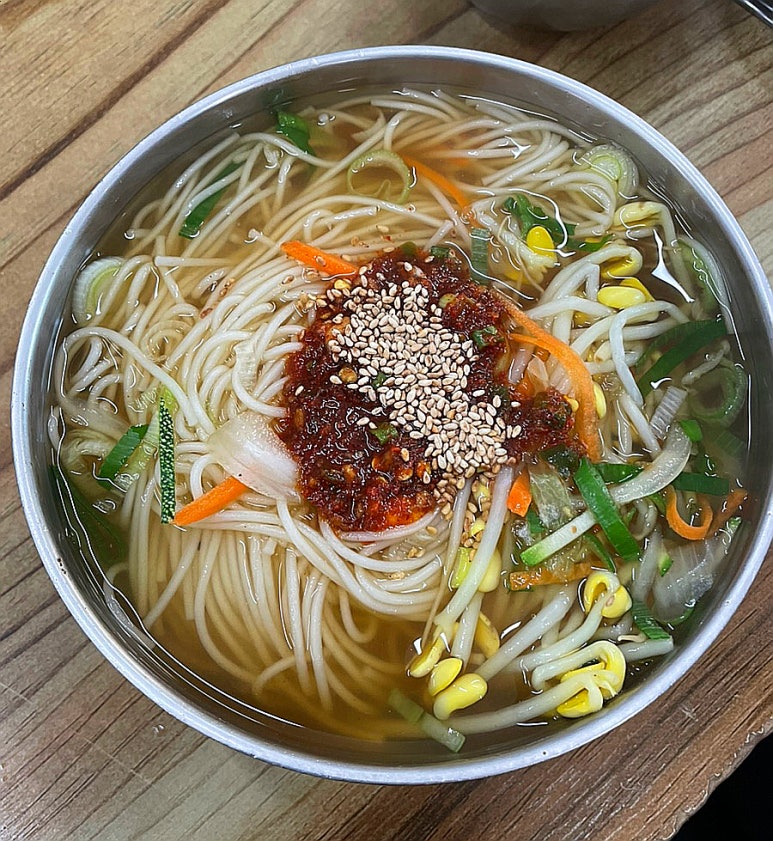 옛날멸치국수 이미지