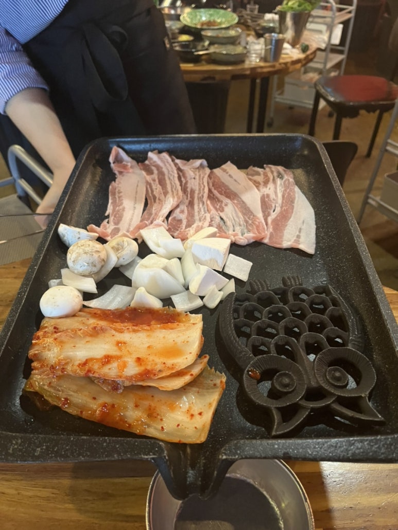 부엉이대패삼겹살 이미지
