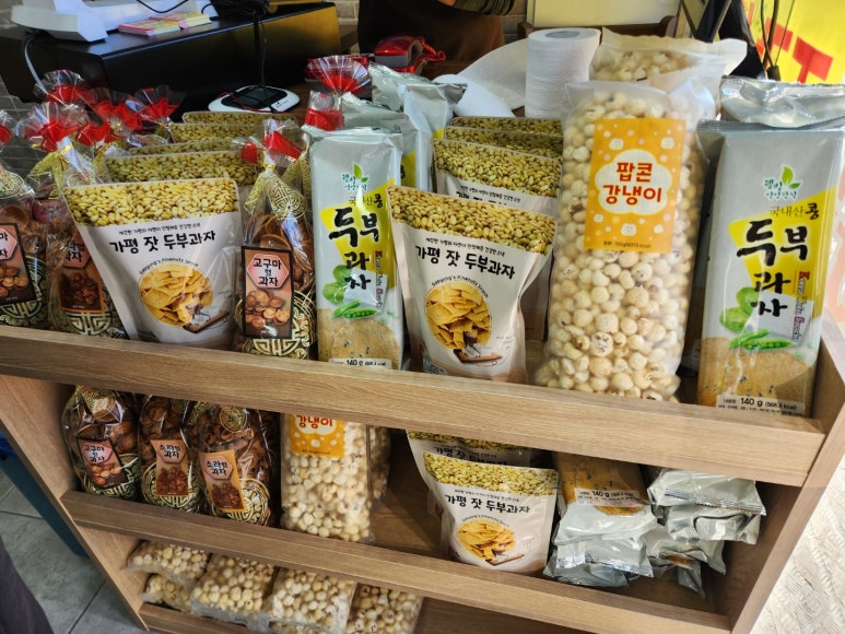 김치찌개와 돈까스 이미지