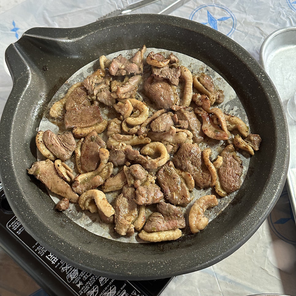솥뚜껑오리구이 이미지