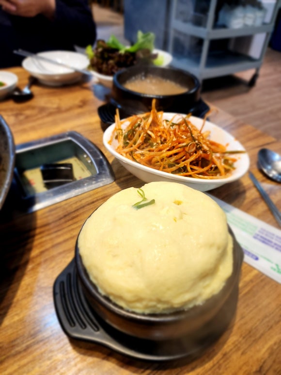 탄현 솥뚜껑 삼겹살 이미지