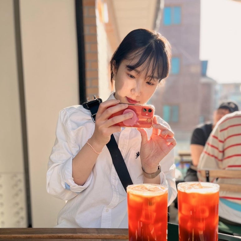 커피앤스콘 이미지