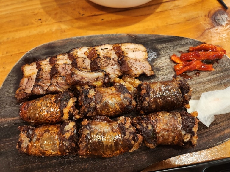 욱이수육 이미지