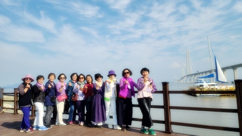 퍼플섬 행복한카페 이미지