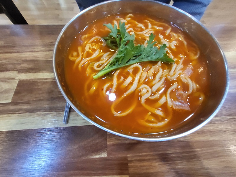 킴스앤칼국수 이미지