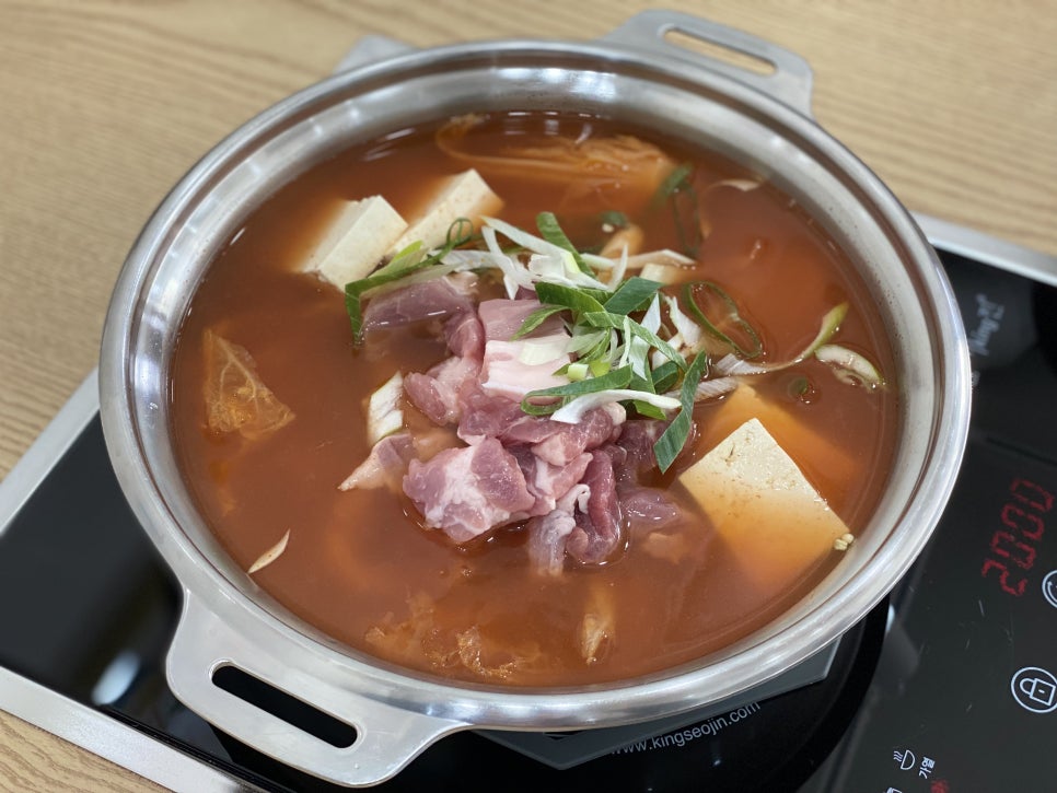 은우네생고기김치찌개 이미지