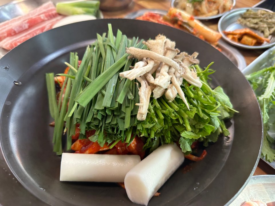 솥뚜껑오리구이 이미지
