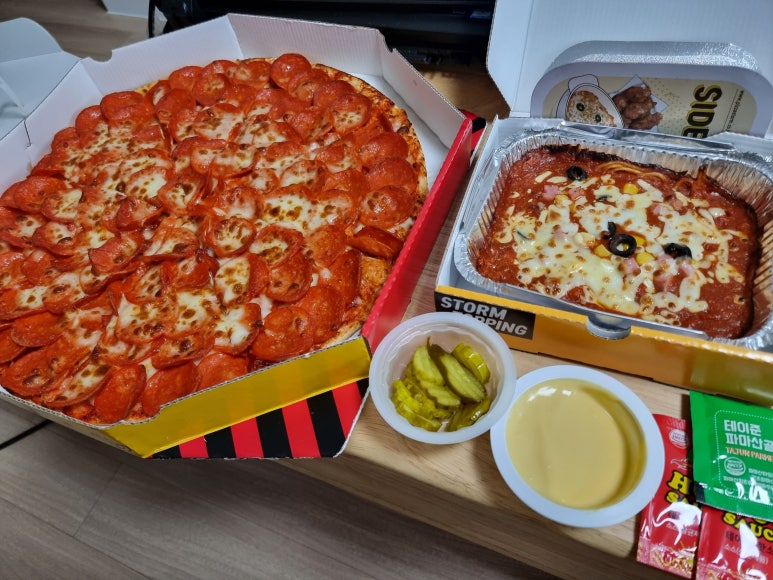 폭풍토핑 피자스톰 이미지