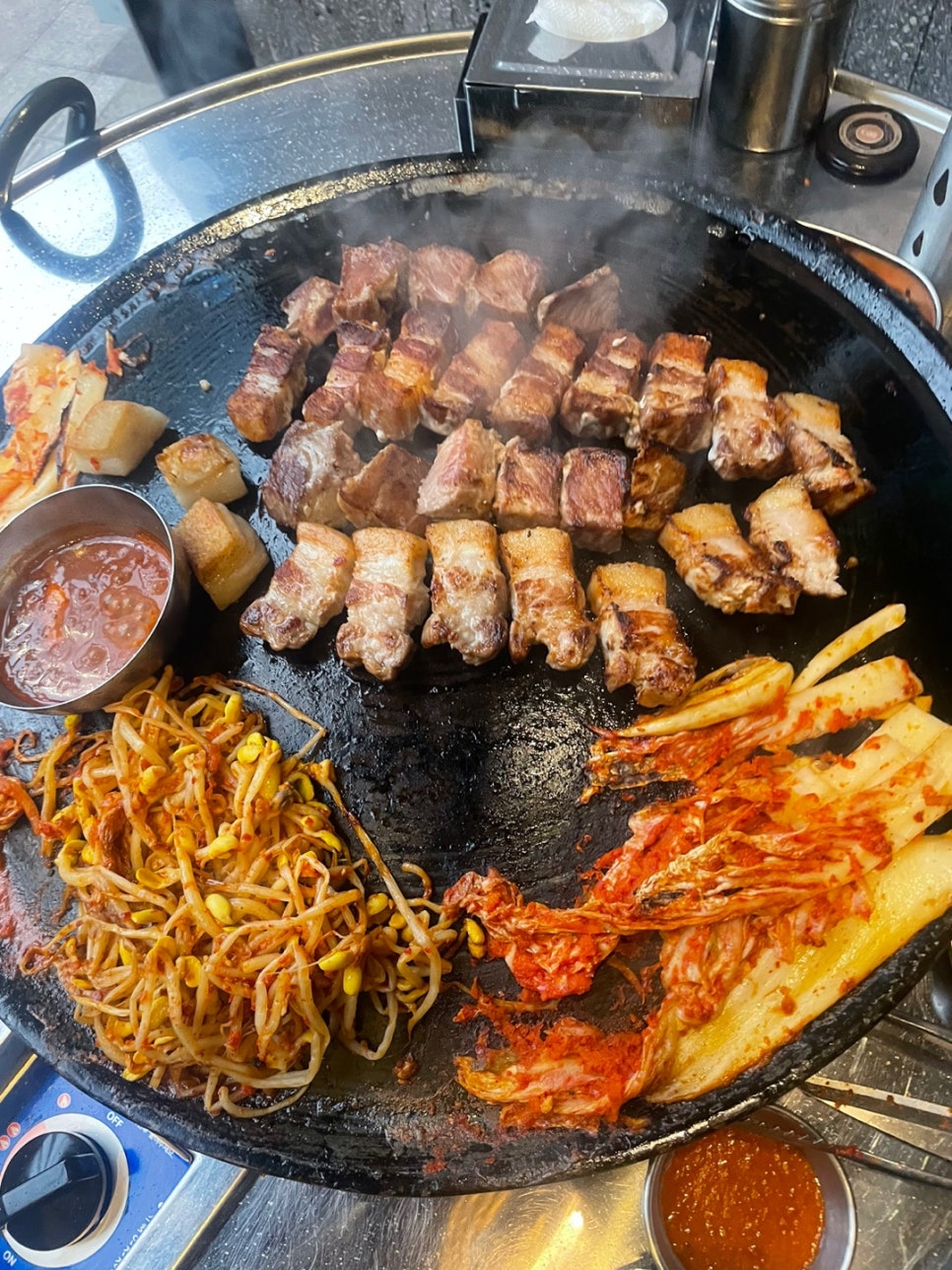솥뚜껑삼겹살 이미지