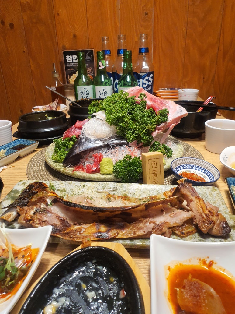 머리좋은참치 이미지