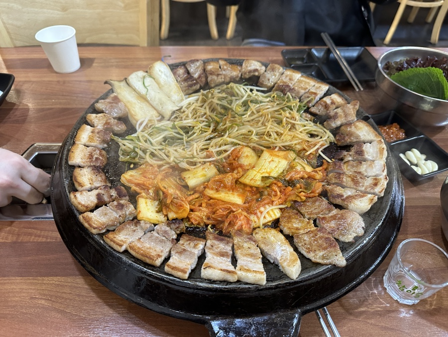 솥뚜껑삼겹살 그집 이미지