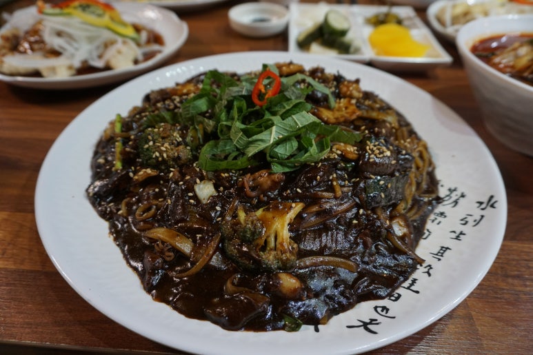 낭만짜장 이미지