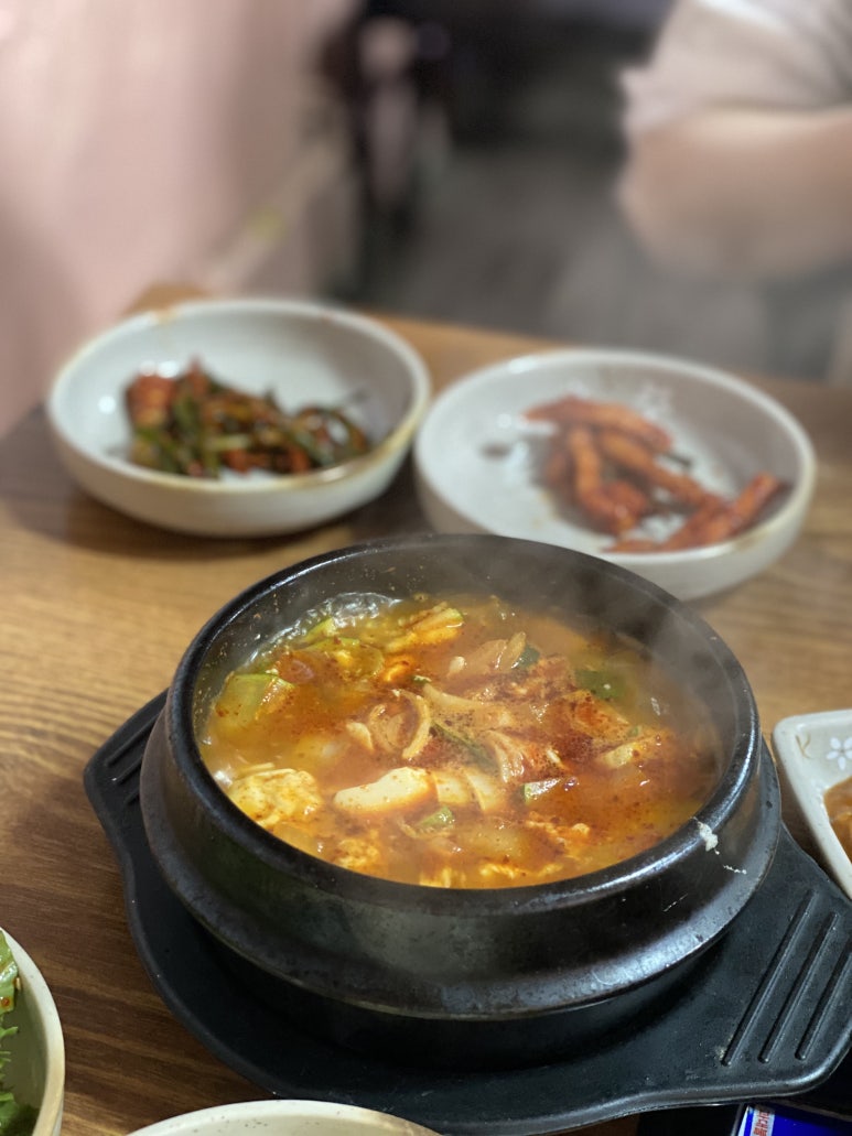 다와솥뚜껑삼겹살 이미지