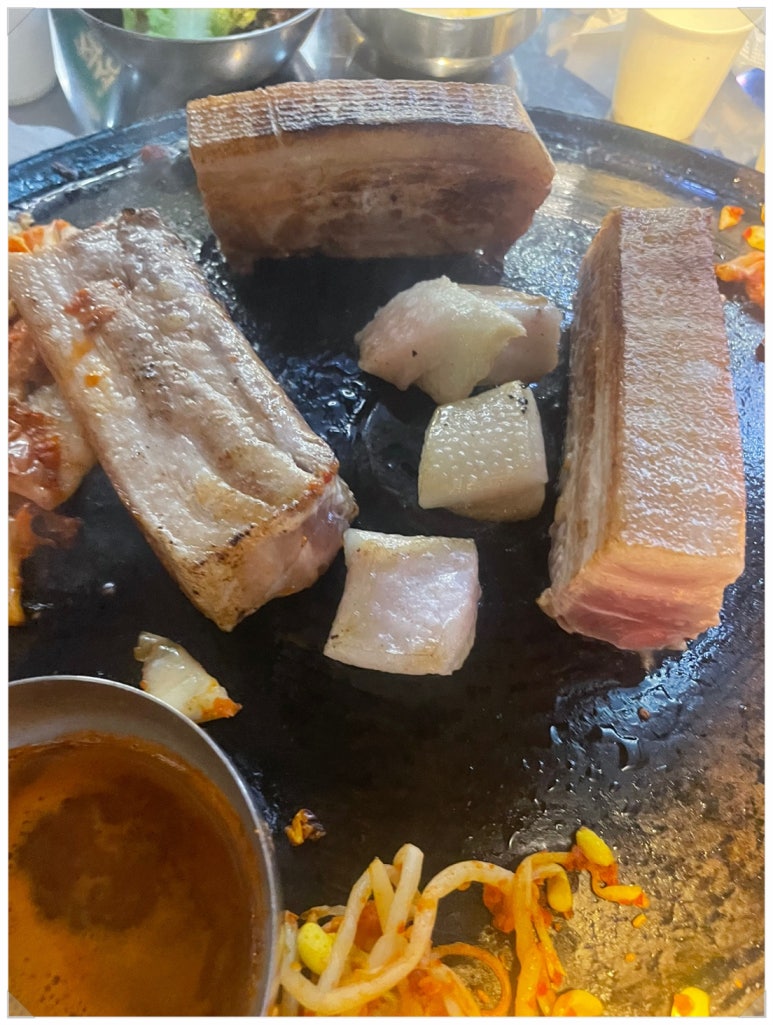 동두천솥뚜껑삼겹살 이미지