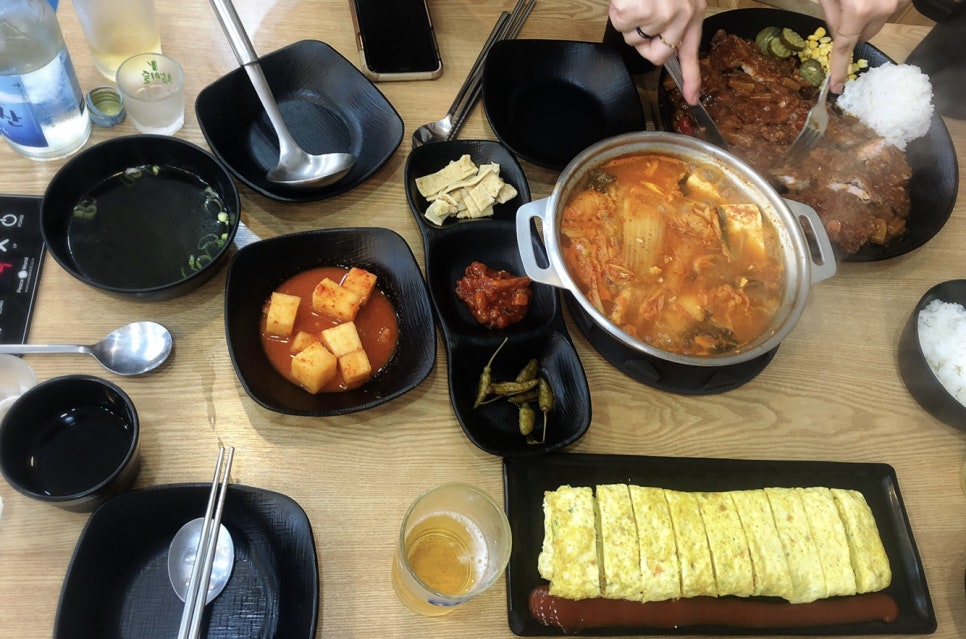 24시누름돌생고기김치찌개용담점 이미지