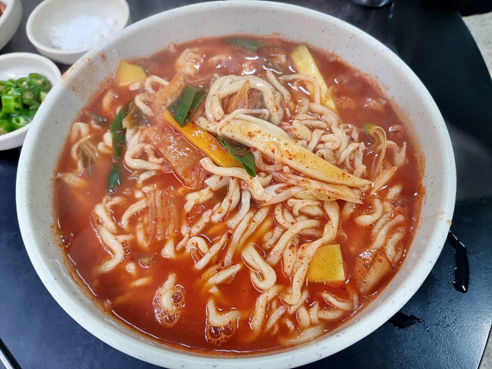 인정칼국수 이미지