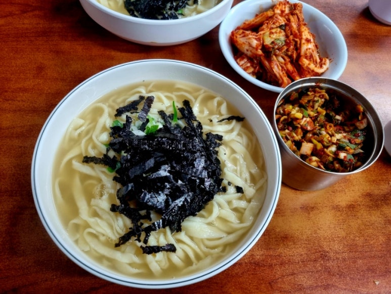청송손칼국수 이미지