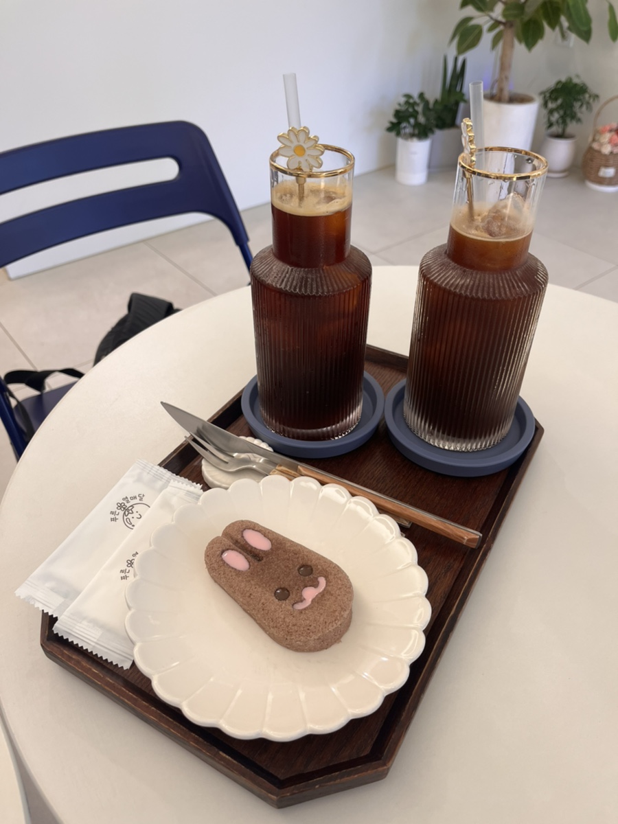 푸른열매달 이미지