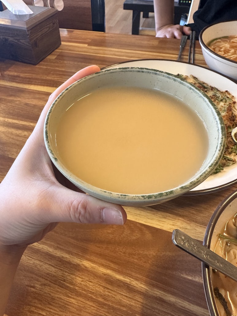 뜨락칼국수 이미지