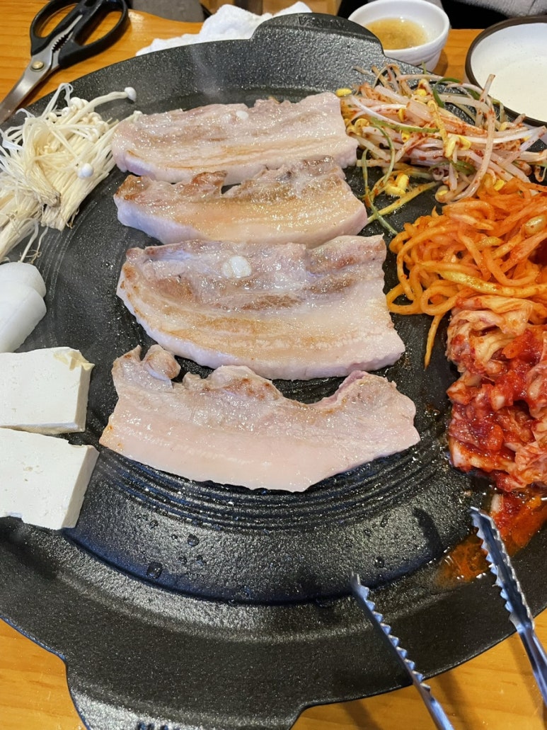 돈대감솥뚜껑삼겹살 이미지