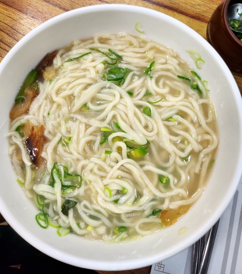 고전칼국수 이미지