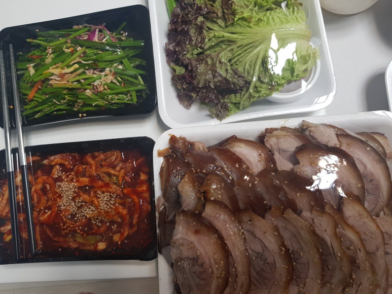 딸랑구족발 이미지