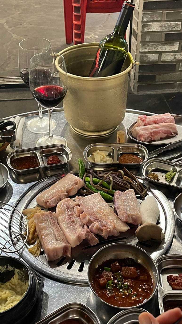 모메든식당 이미지