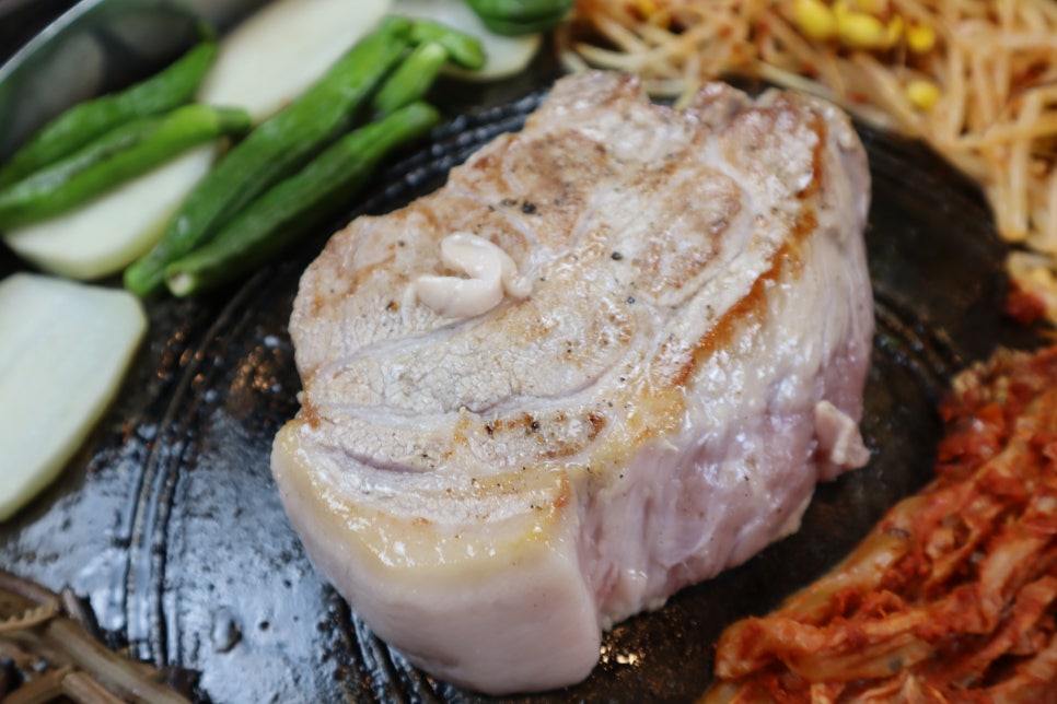 옛날솥뚜껑삼겹 이미지