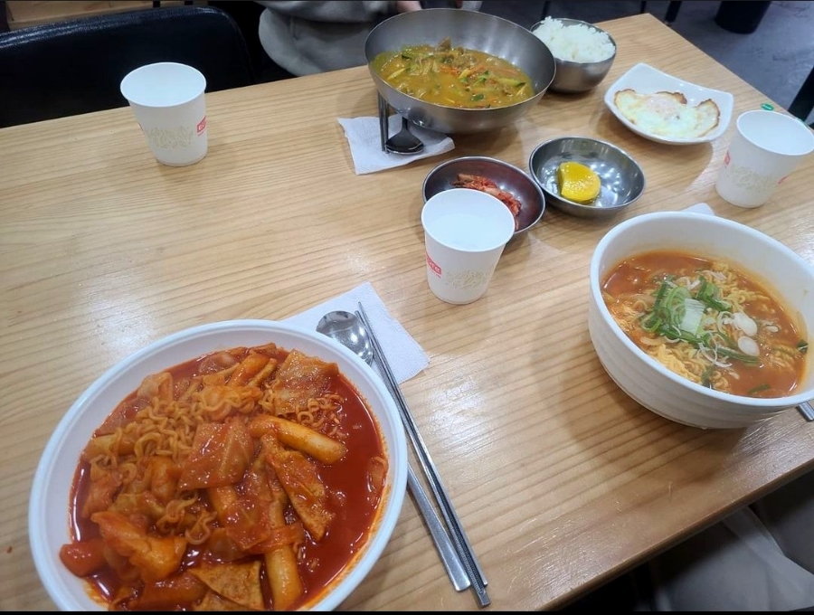 런김밥 이미지