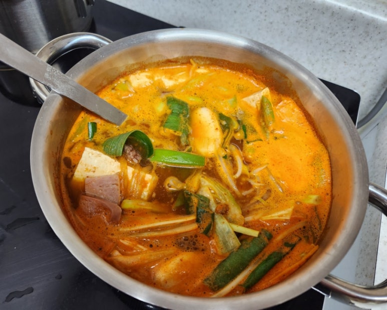 뚜껑집부대찌개 이미지