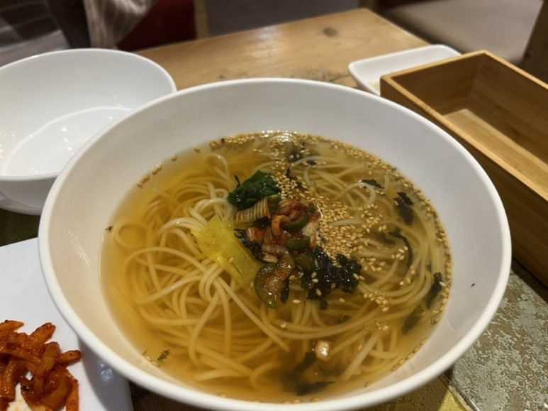 국수와보쌈 이미지