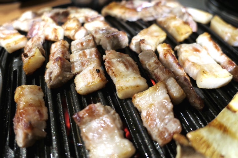 흑돼지삼백식당천곡점 이미지