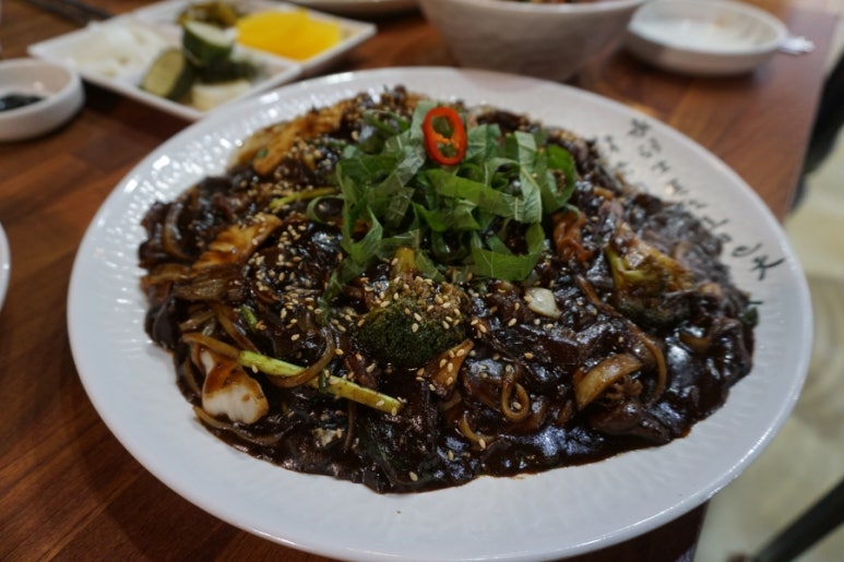 낭만짜장 이미지