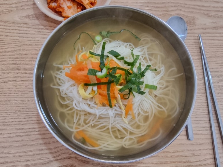 공릉동원조멸치국수 이미지