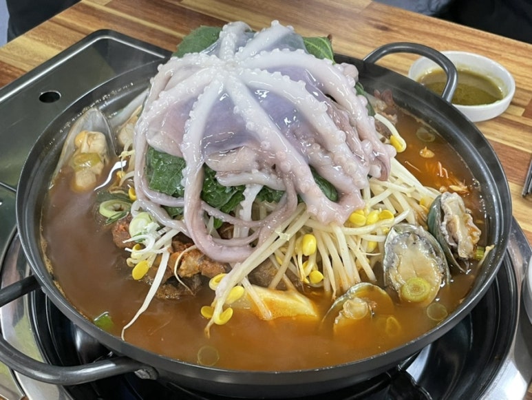 강변해물감자탕 이미지