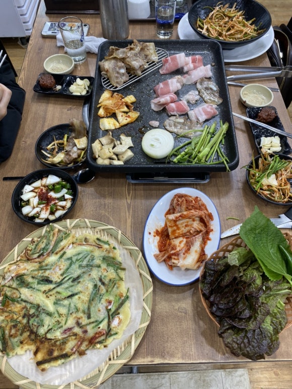 고기본색 이미지