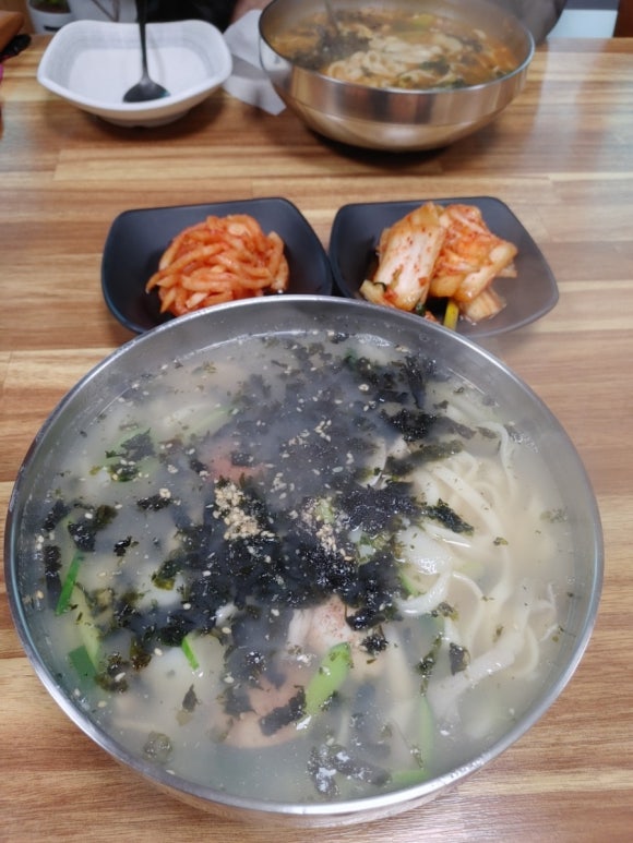 까치칼국수 이미지