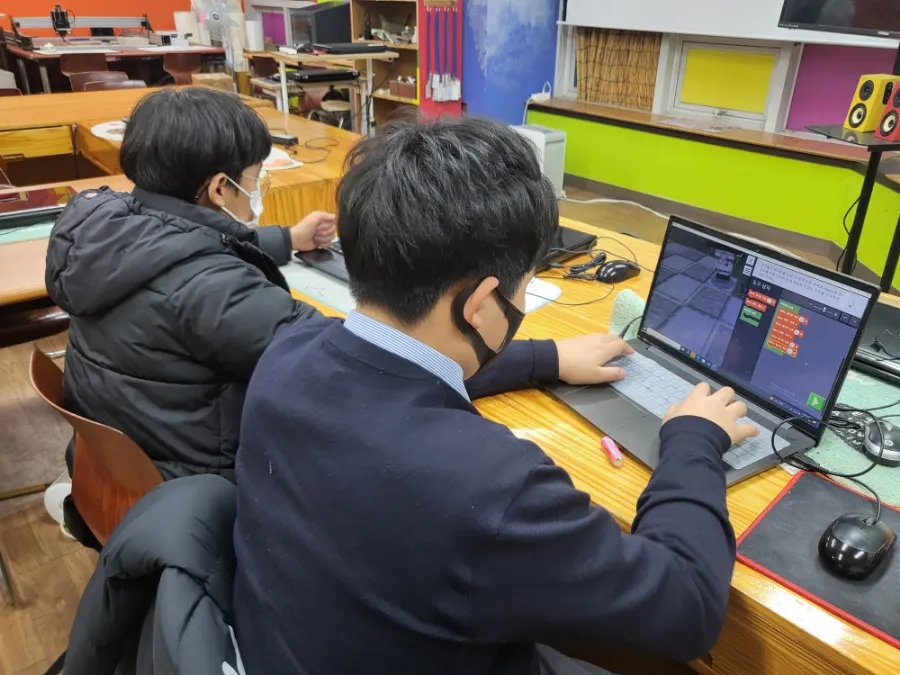 플러스컴퓨터학원 이미지