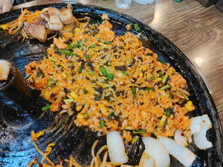 묵고갈래솥뚜껑삼겹살 이미지
