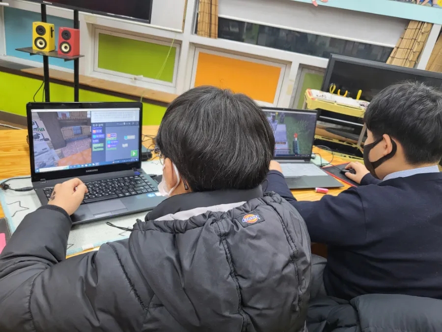 플러스컴퓨터학원 이미지