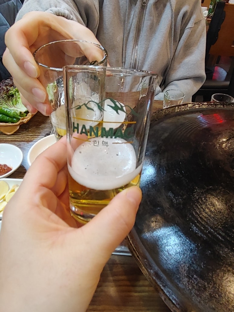 묵고갈래솥뚜껑삼겹살 이미지
