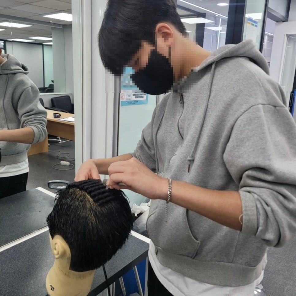 남성헤어커트전문학원 이미지