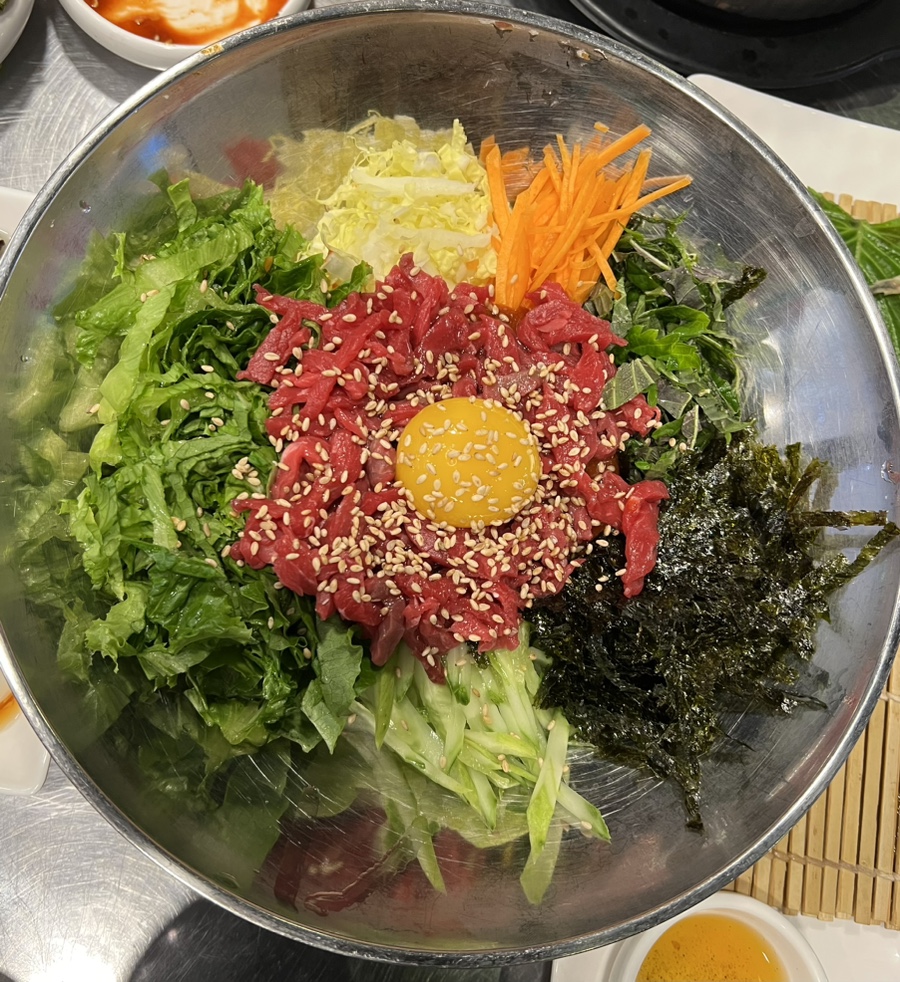 육회한판장어한상 이미지