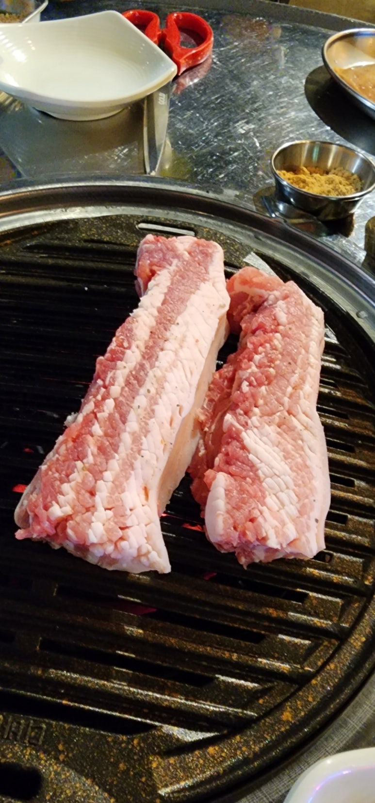 이선생연탄도야지 이미지
