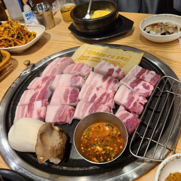 윤봉근생돼지고기 이미지