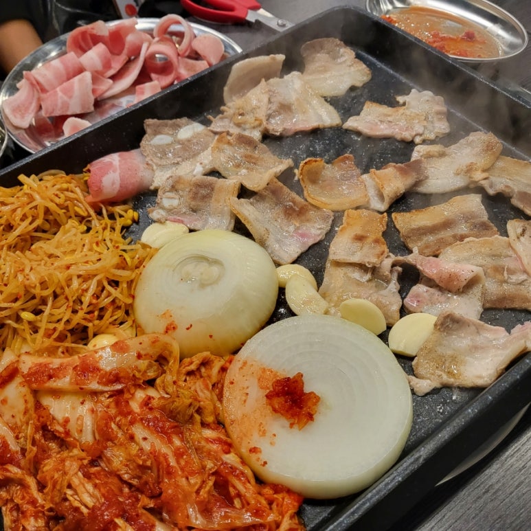 우리동네냉삼겹 이미지